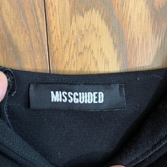 Misguided Bodycon Dress- Knee length, Deep Sweetheart V Neckline - Picture 4 of 7